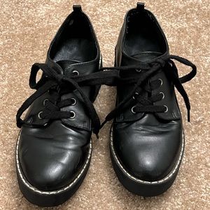 Smooth leather platform shoes (Doc Marten knockoff)